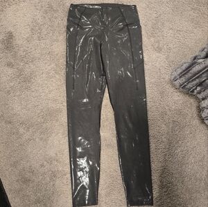 PINK Victoria's Secret Active Wear Shiny Black Leggings w/ Pockets Womens Small